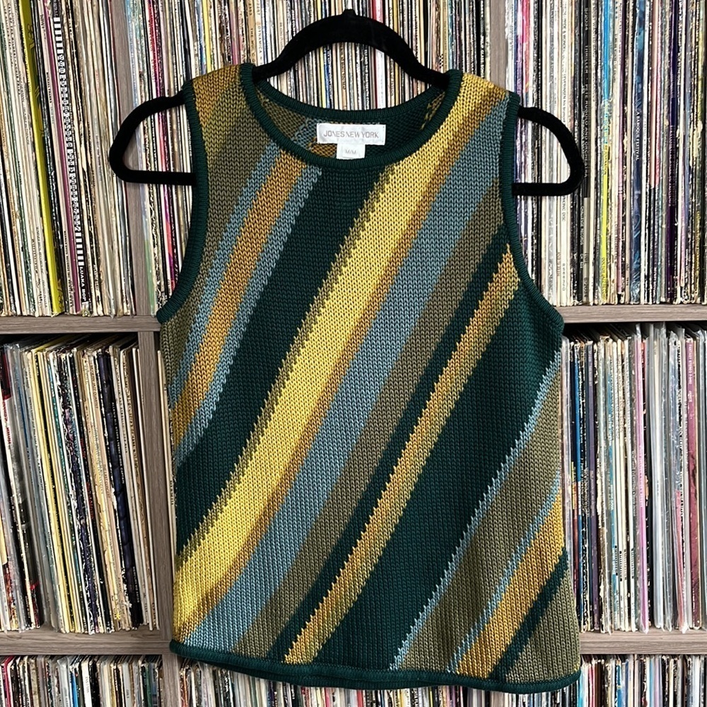 Vintage Sweater Vest in Multicolored Diagonal Stripes Size Medium - Picture 2 of 6